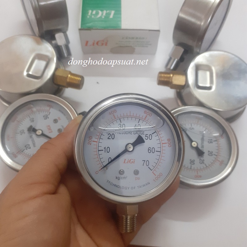 Đồng hồ đo áp lực có dầu